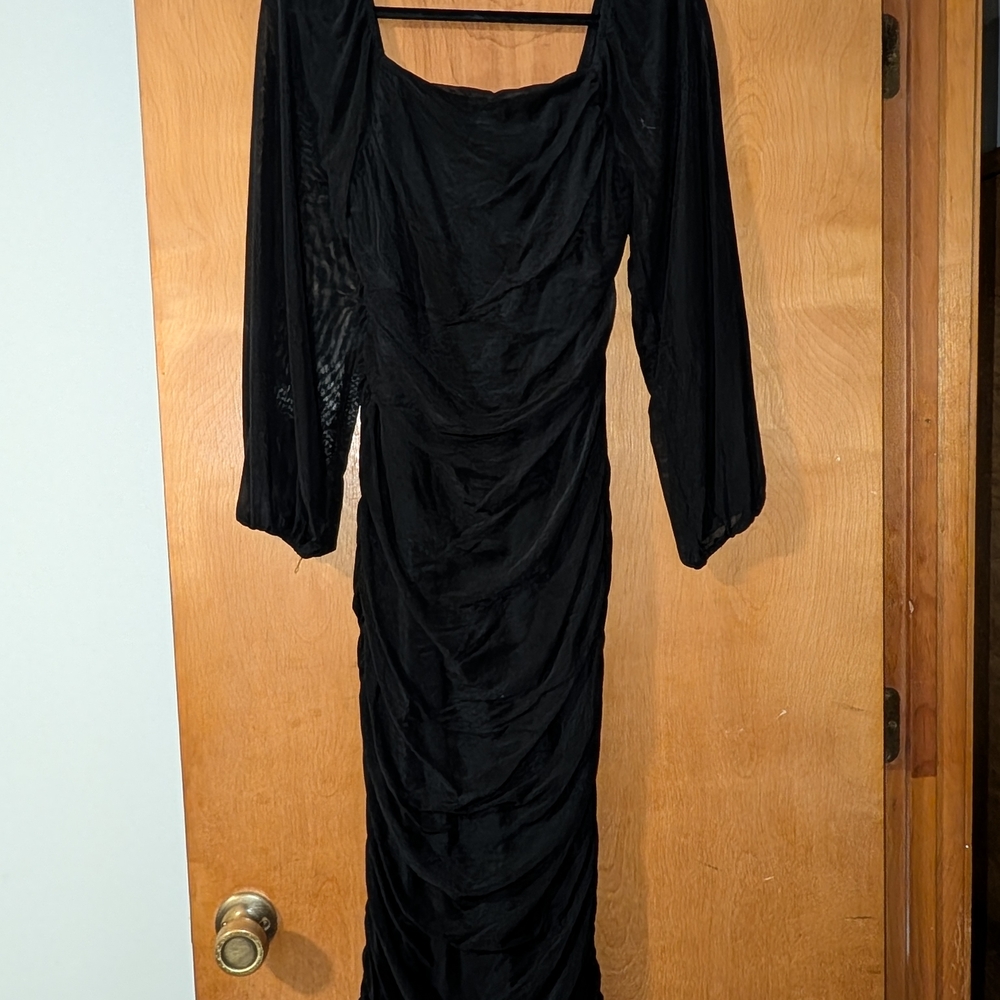 Chic Black Midi Dress